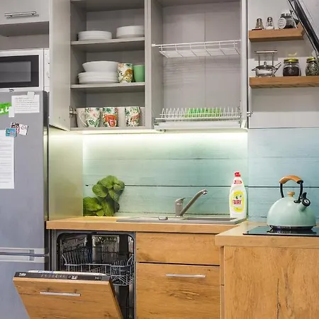 Z Widokiem Na Jezioro بيت للعطل *