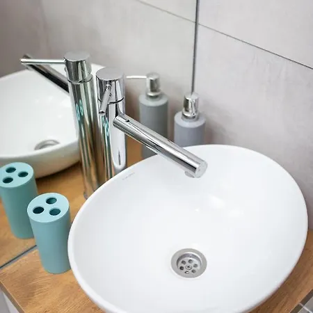 Z Widokiem Na Jezioro *