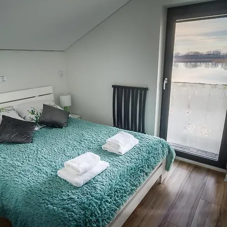 بيت للعطل Z Widokiem Na Jezioro ايوافا