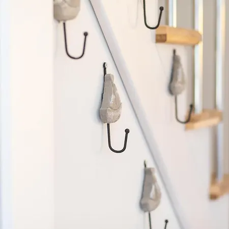 Z Widokiem Na Jezioro بيت للعطل